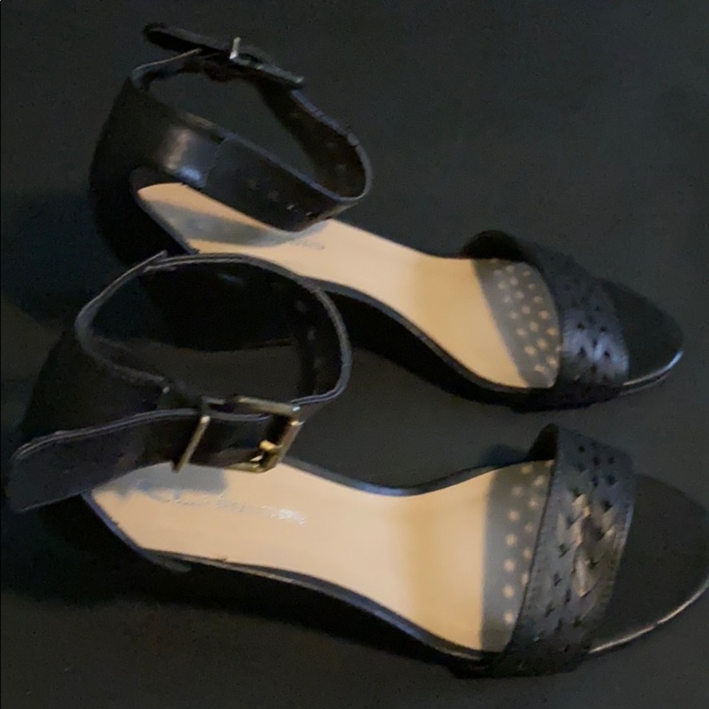 Shoes - Picture 2 of 5